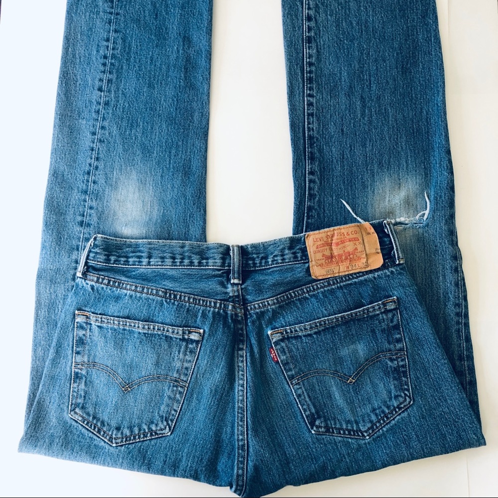 Levi’s 501 34 / 32 distressed